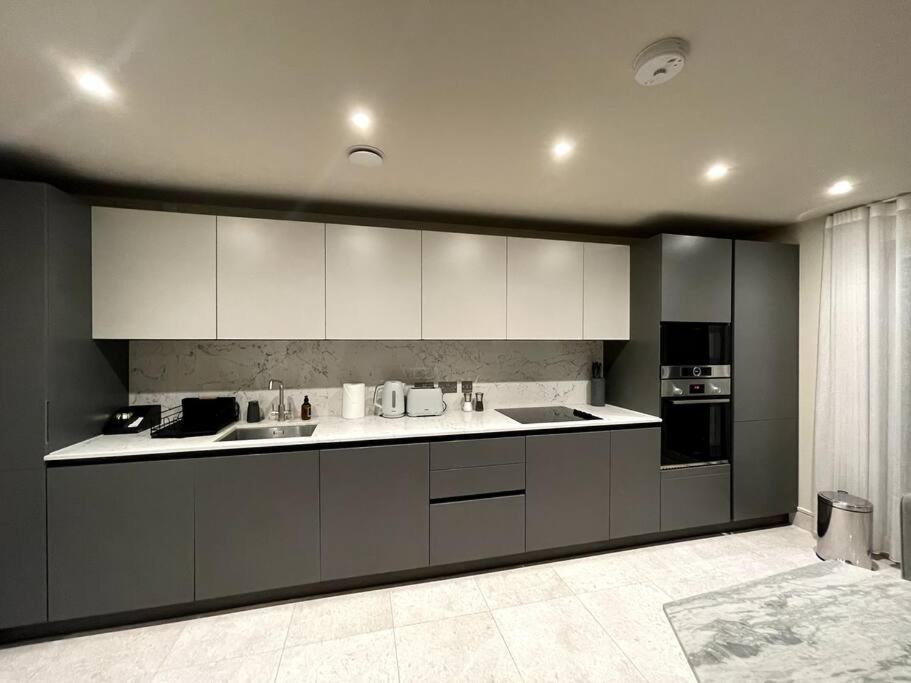 Апартаменты 2Br Urban Vista Retreat Chcl F7 Чигуэлл Экстерьер фото