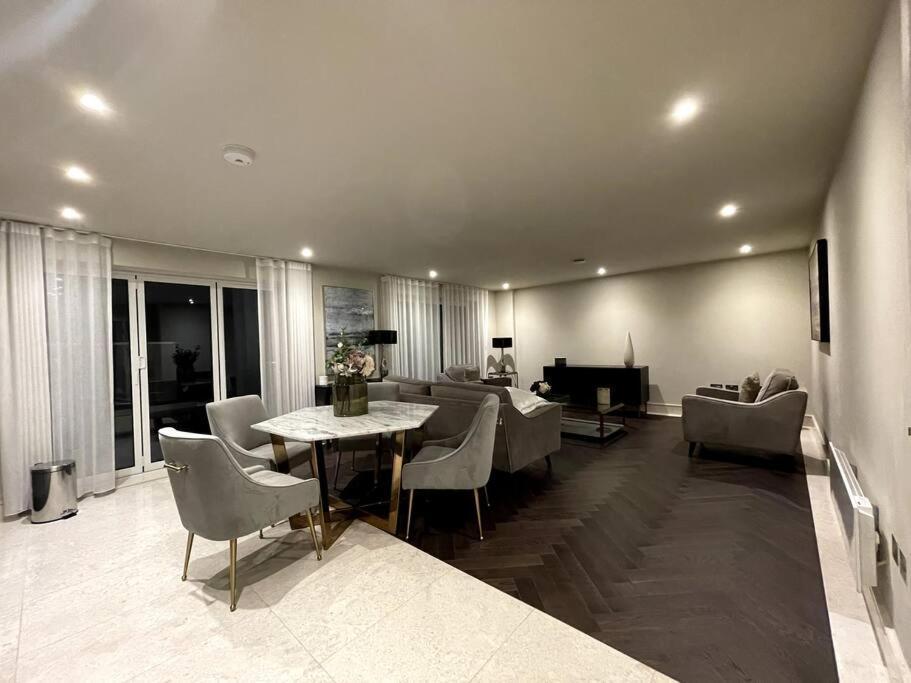 Апартаменты 2Br Urban Vista Retreat Chcl F7 Чигуэлл Экстерьер фото