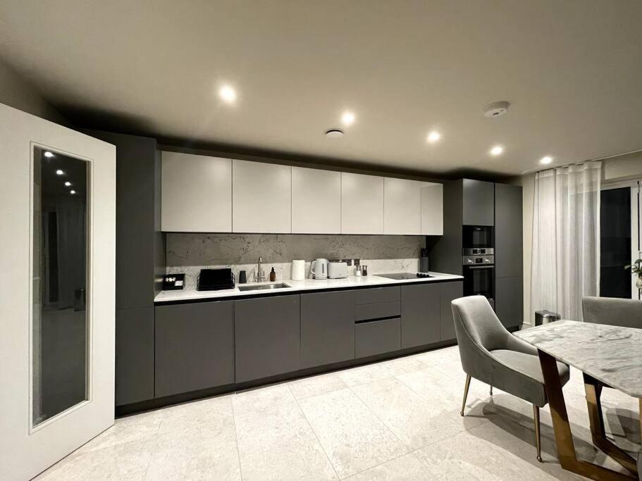 Апартаменты 2Br Urban Vista Retreat Chcl F7 Чигуэлл Экстерьер фото