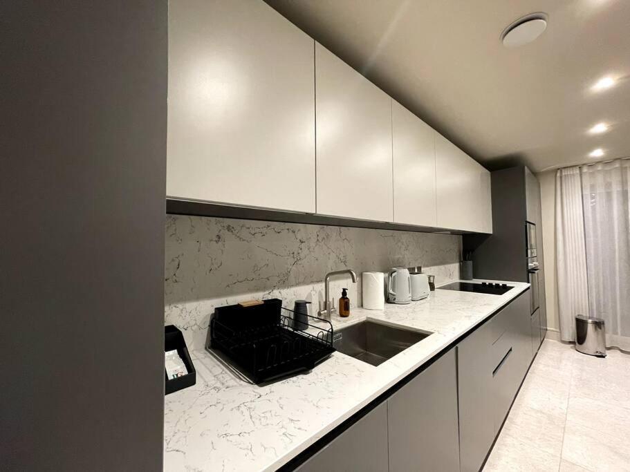 Апартаменты 2Br Urban Vista Retreat Chcl F7 Чигуэлл Экстерьер фото